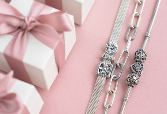 7 Key Tips for Choosing the Perfect Bracelet Gift