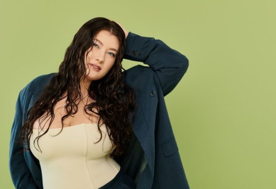Fashion Don’ts for Plus-Size Women —What to Avoid & What Actually Works